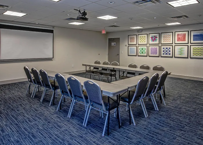 Holiday Inn Express Hotel & Suites Smyrna-Nashville Area By Ihg