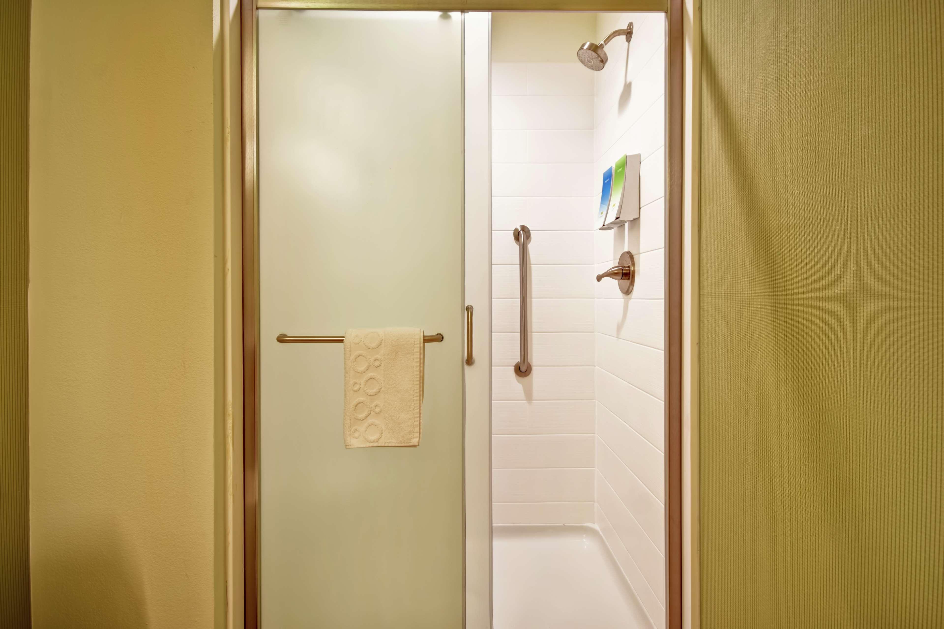 Express & Smyrna-nashville Area By Ihg Hotel 2*