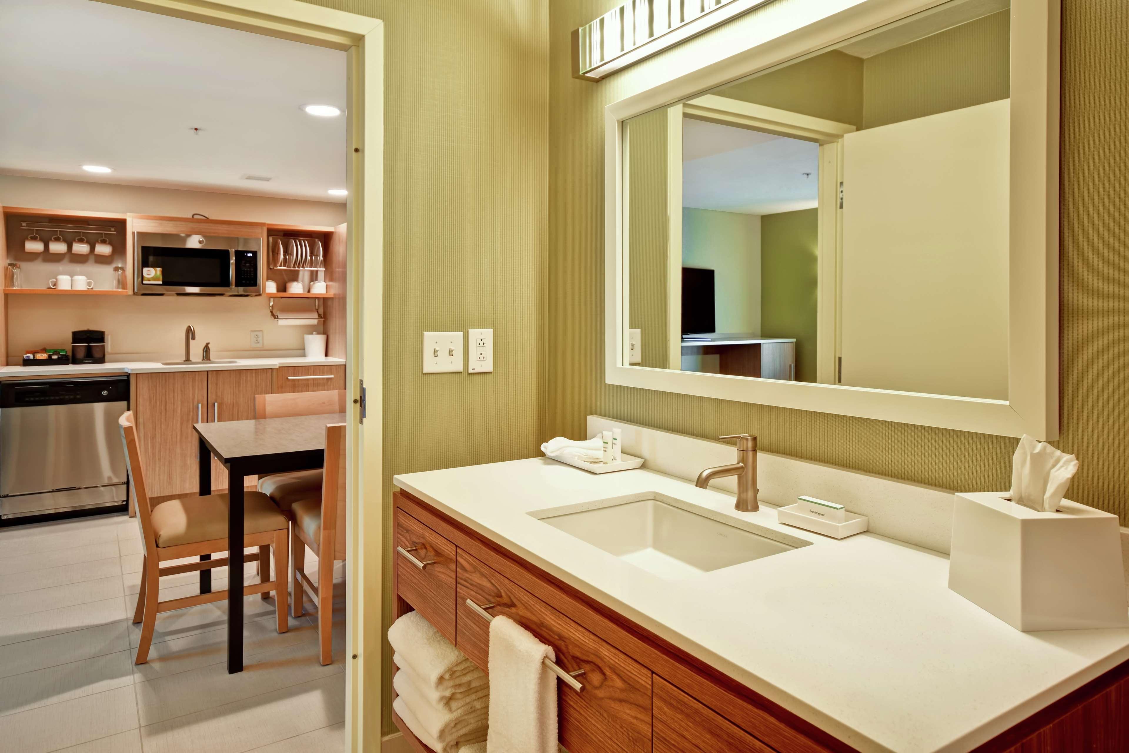 Express & Smyrna-nashville Area By Ihg Hotel 2*