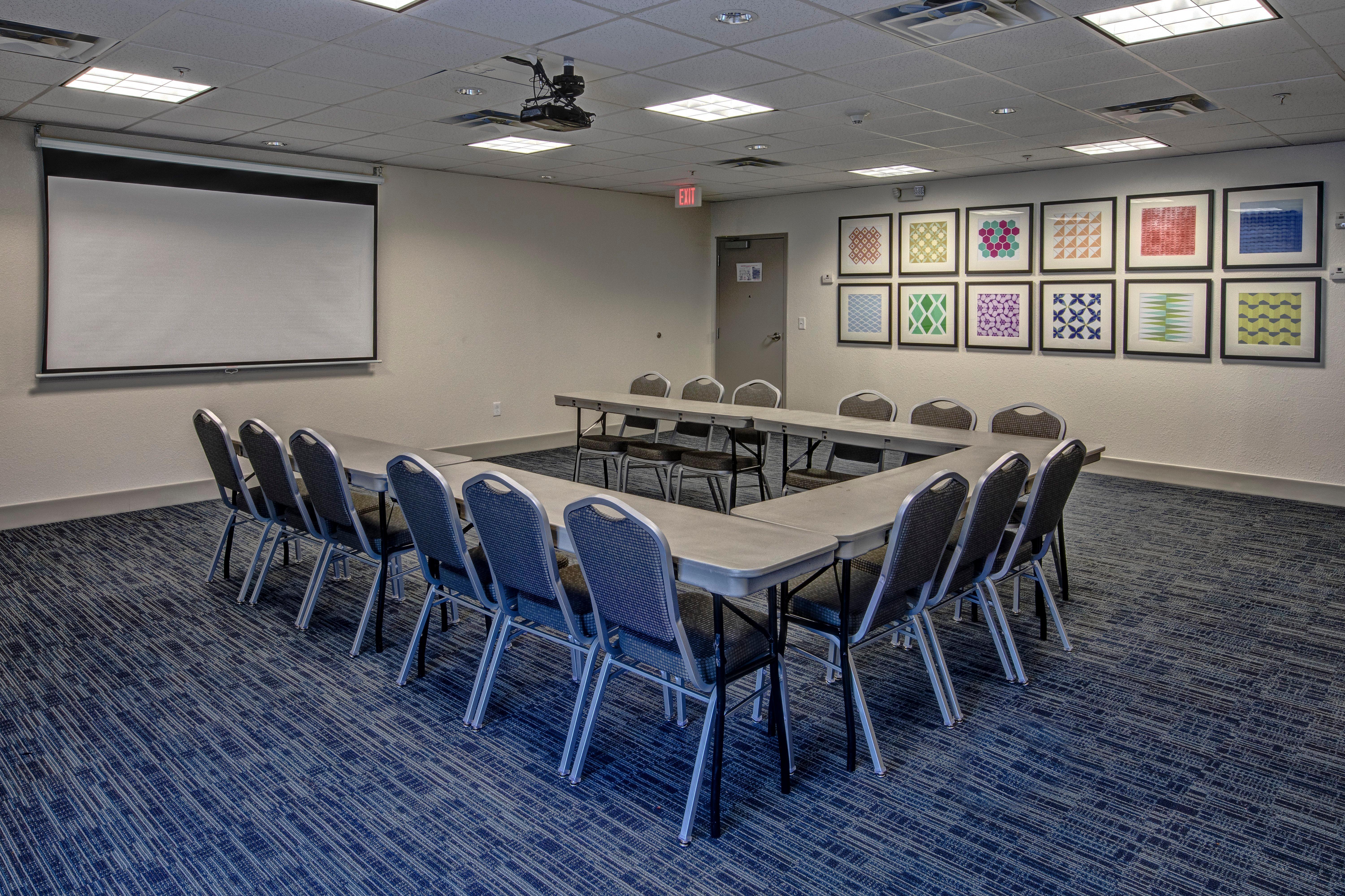 Express & Smyrna-nashville Area By Ihg Hotel 2*